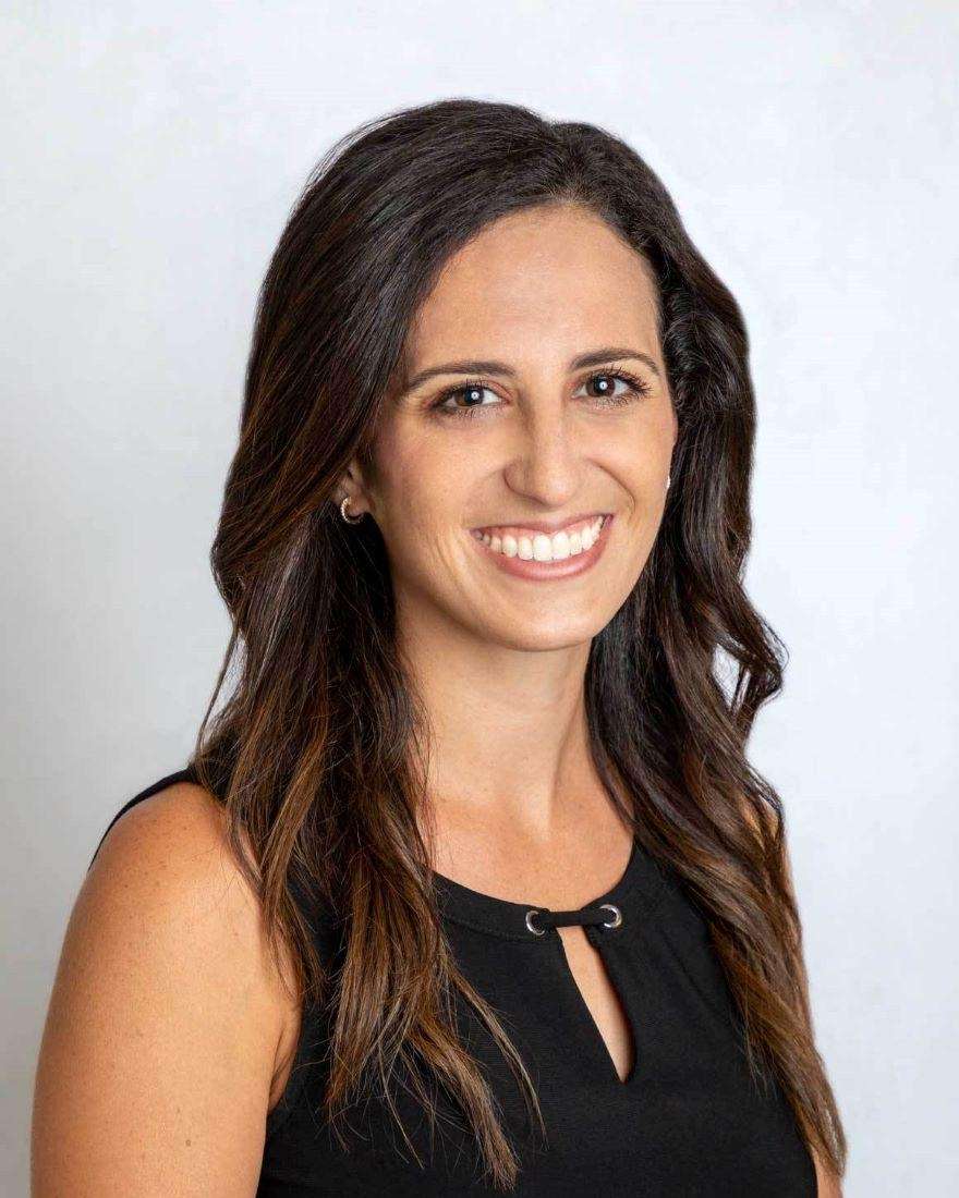 Headshot of Dr. Sarah Barr, DMD dentist in Brandon, FL